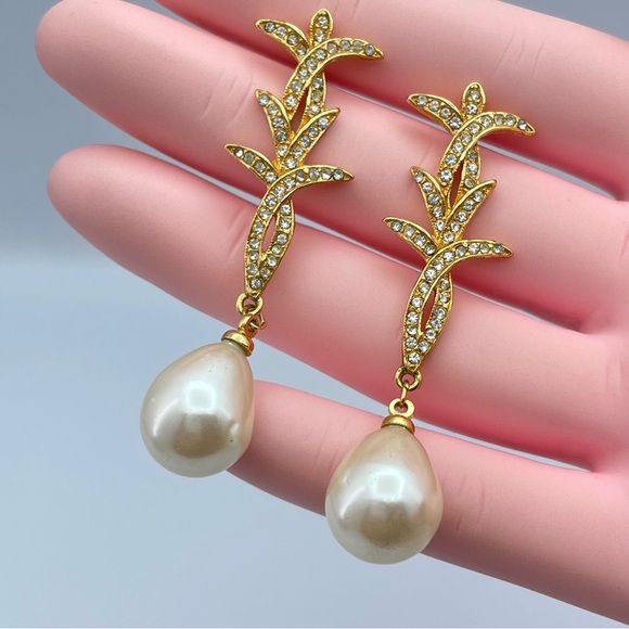 Gold Rhinestone & Pearl Drop Earrings Elegant Dangle 2” Long - Picture 4 of 7